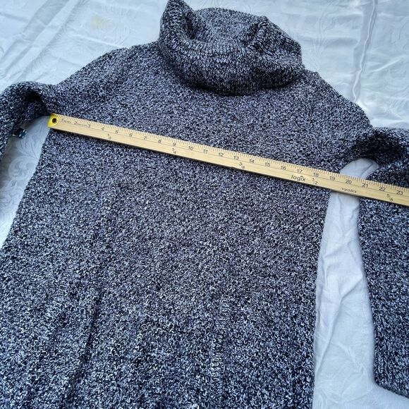 Duluth by Duluth Trading size M heavy knit relaxed fit pockets - Picture 4 of 10